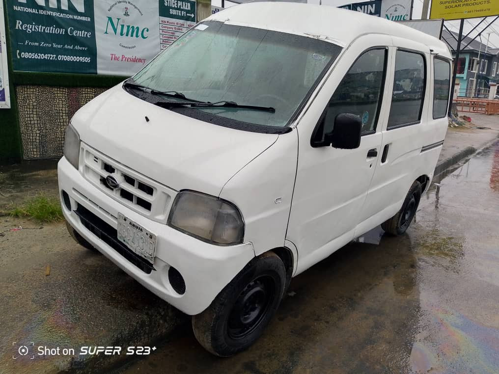 SUPER CLEAN MINI BUS